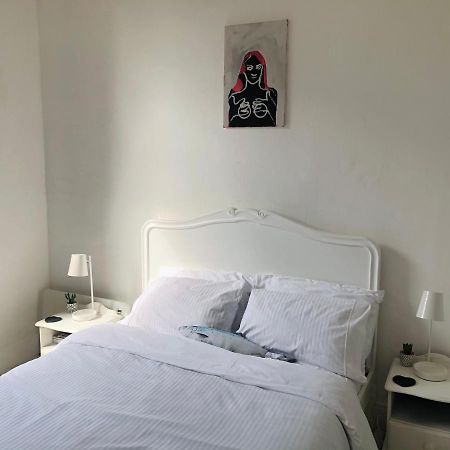 New! Seaside Central Scarborough Apartment Экстерьер фото